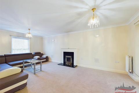 6 bedroom house to rent, Compton Avenue, Wembley