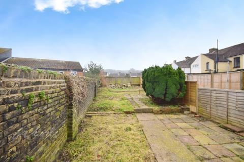 3 bedroom end of terrace house to rent, St. Radigunds Road Dover CT17