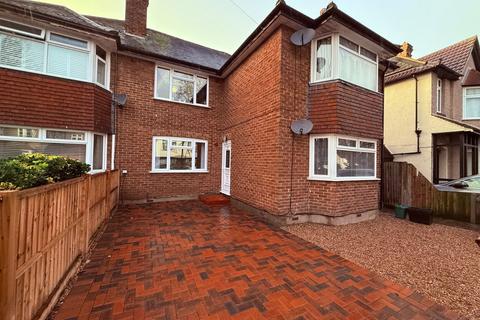 2 bedroom maisonette to rent, Grosvenor Road, West Wickham, BR4