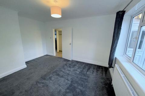 2 bedroom maisonette to rent, Grosvenor Road, West Wickham, BR4