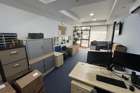 Office to rent, Bell Road, Hounslow TW3