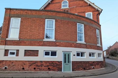 2 bedroom flat to rent, College Street, Irthlingborough, NN9