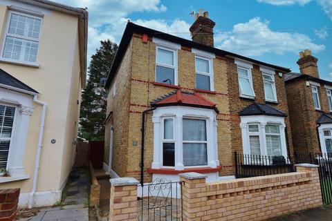 3 bedroom semi-detached house to rent, Cotleigh Road, Romford, RM7