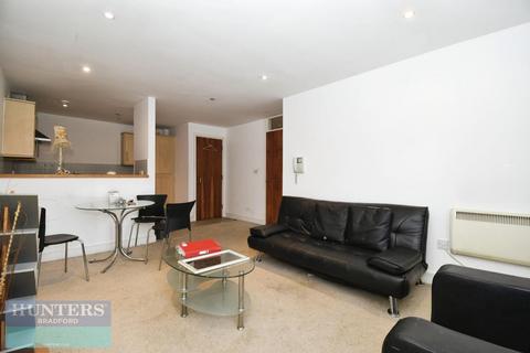 2 bedroom flat to rent, Hick Street, Bradford, West Yorkshire, BD1 5AW