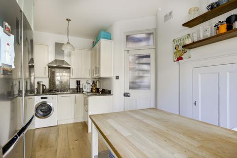 2 bedroom apartment for sale, Fortis Green Road, London, N10