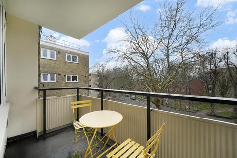 3 bedroom flat for sale, Highbury New Park, London