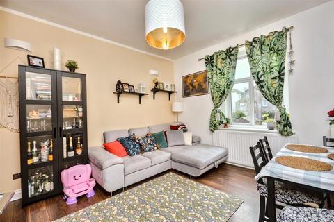 2 bedroom flat for sale, St. Annes Road, Eastbourne