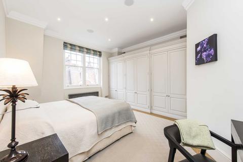 1 bedroom flat for sale, Sloane Court West, Chelsea SW3