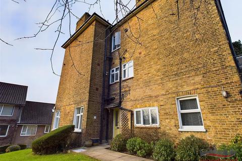 2 bedroom flat to rent, Moat Lodge, London Road, Harrow on the Hill