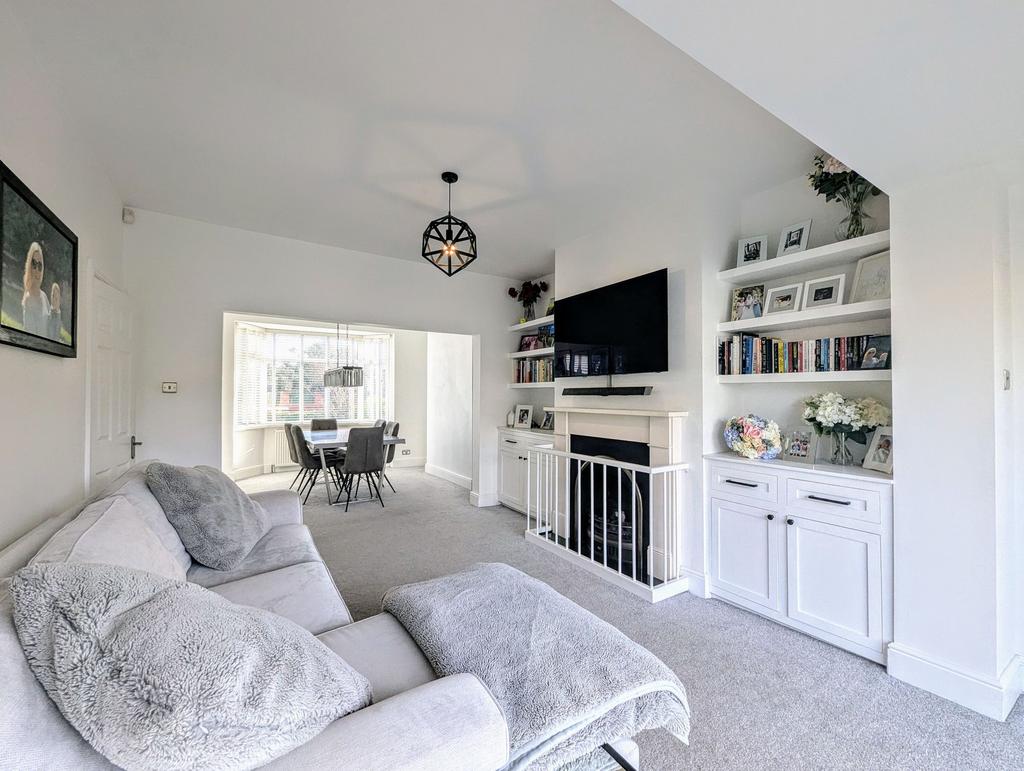 Lounge/Dining Room