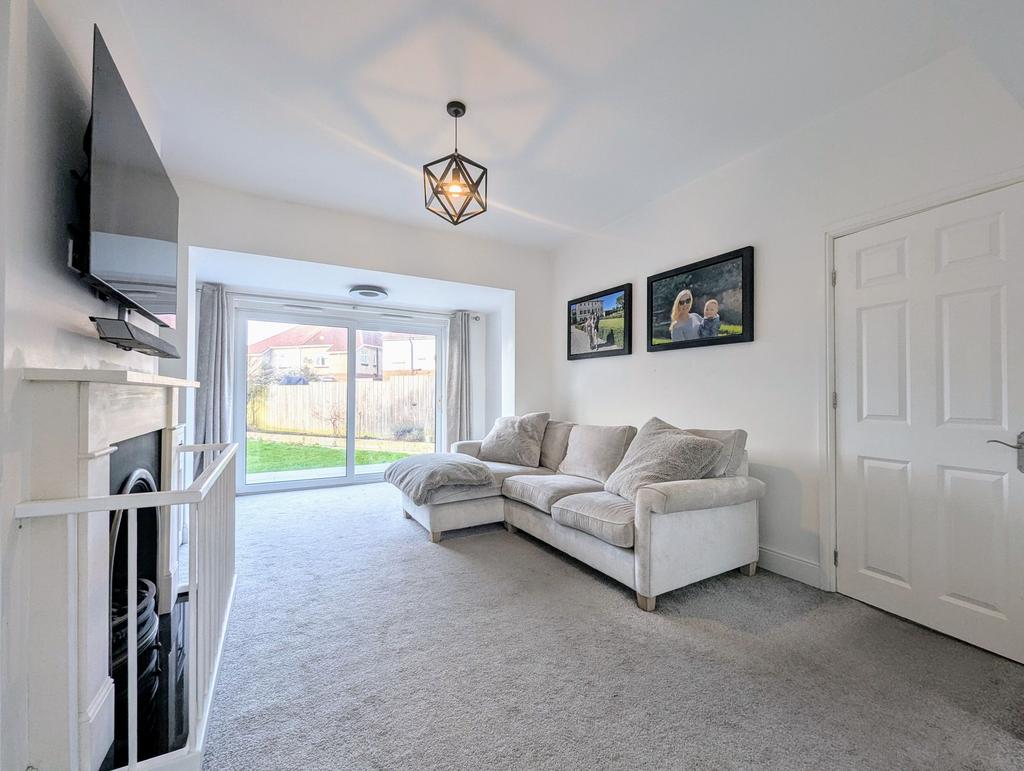 Lounge/Dining Room