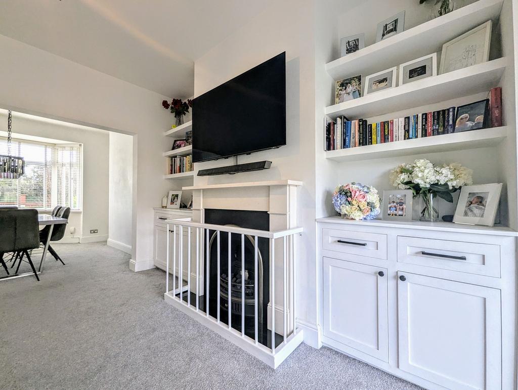 Lounge/Dining Room