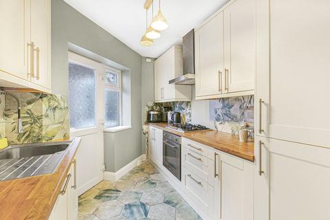 2 bedroom apartment to rent, Leigham Court Road, London, SW16