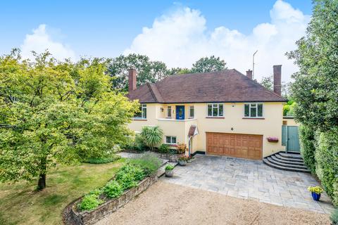 5 bedroom detached house for sale, Manor Walk, Weybridge, KT13