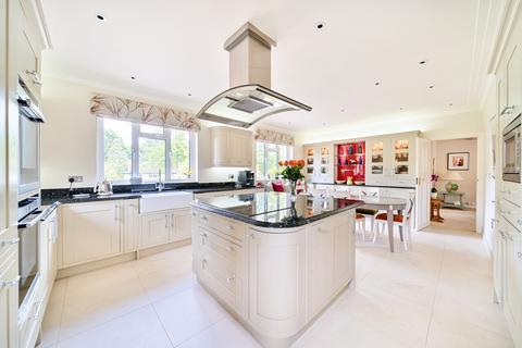 undefined, Manor Walk, Weybridge, KT13