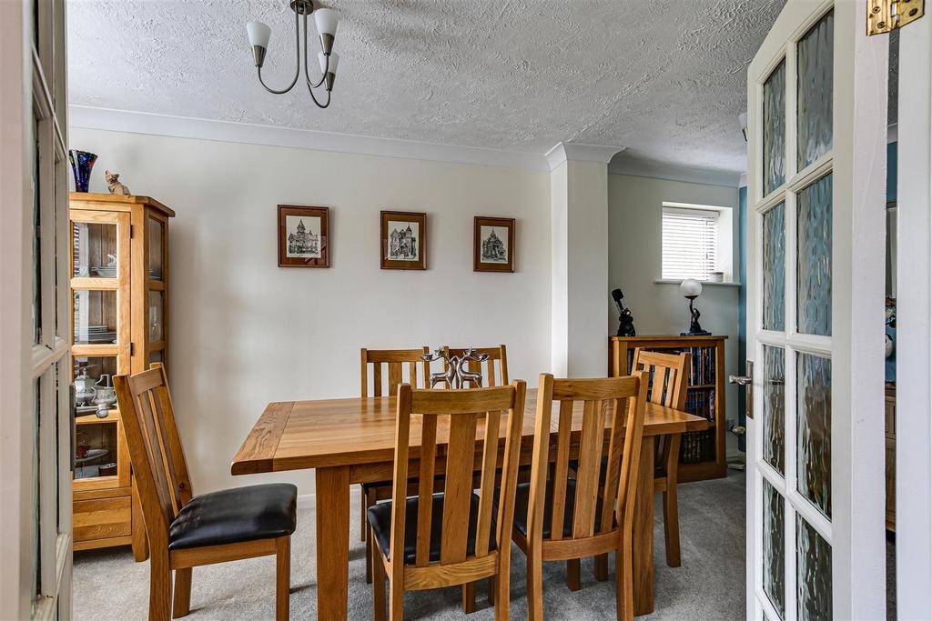 4 Dining Room.jpg