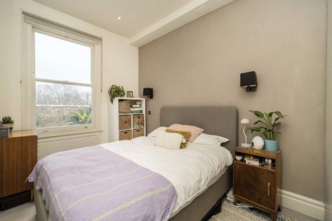 1 bedroom flat for sale, Birkbeck Road, London W3