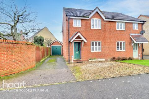 3 bedroom semi-detached house for sale, Speedwell Road, Wymondham