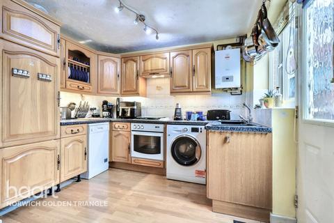 3 bedroom semi-detached house for sale, Speedwell Road, Wymondham