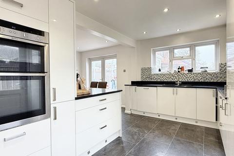 4 bedroom detached house for sale, Lime Kiln Lane, Holbury, SO45