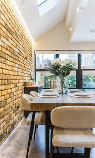 4 bedroom house for sale, Eccles Road, London SW11