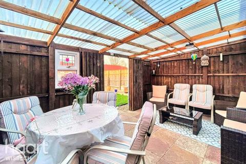 3 bedroom semi-detached bungalow for sale, Fen View, Christchurch