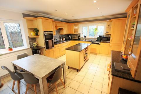 5 bedroom detached house for sale, Hedgerows, Hutton, Brentwood, CM13