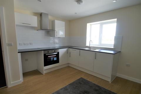 1 bedroom flat to rent, Crawley Road, Horsham, RH12