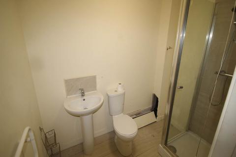 Studio to rent, Cheapside Chambers, 43 Cheapside, Bradford