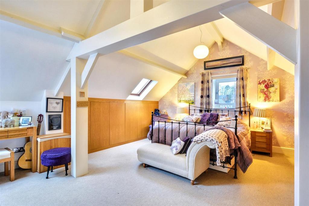 Bedroom 1 2.jpeg