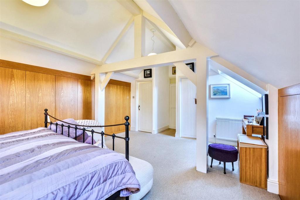 Bedroom 1 4.jpeg