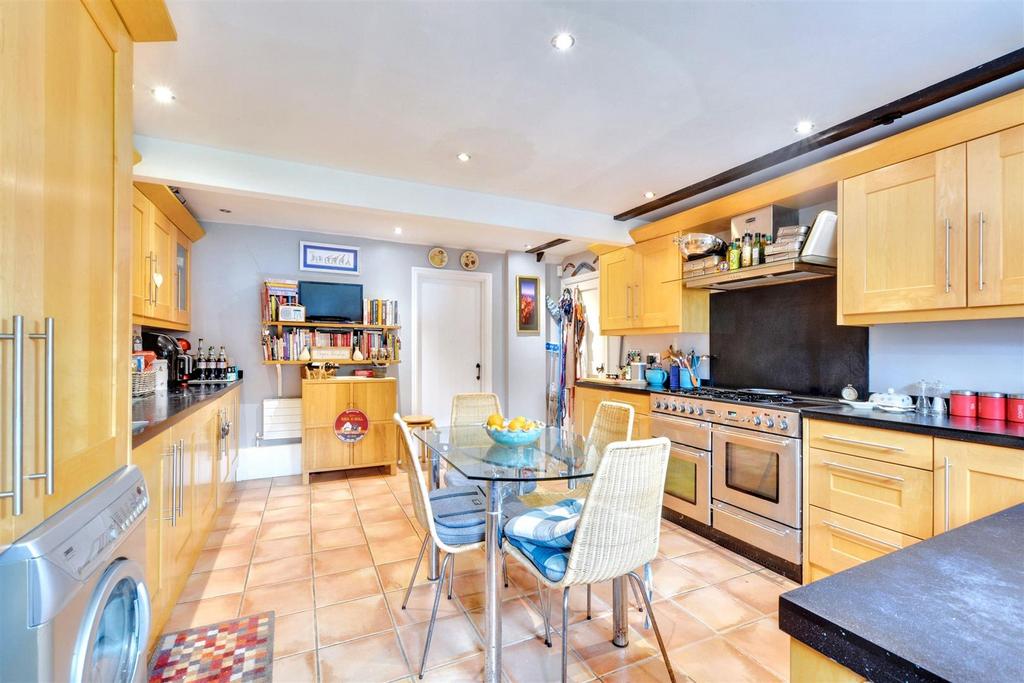 Kitchen 3.jpeg