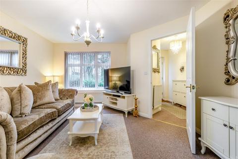 3 bedroom semi-detached house for sale, Stratford Drive, Maidstone