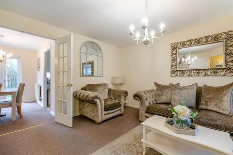 3 bedroom semi-detached house for sale, Stratford Drive, Maidstone