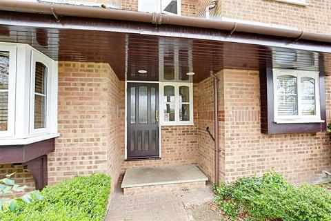 10 Bengeo Meadows, Hertford, SG14 3HT