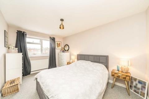 3 bedroom terraced house for sale, Etherow Street, London SE22