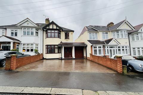 3 bedroom semi-detached house to rent, Roding Lane South, Ilford IG4