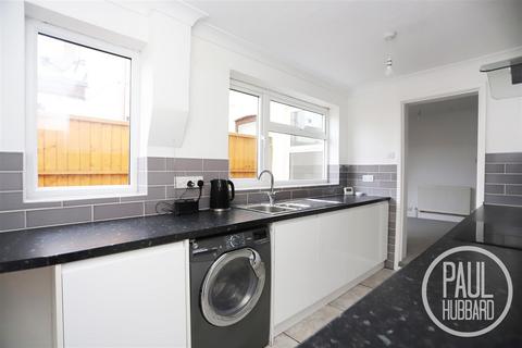 3 bedroom terraced house for sale, St Margarets Road, Lowestoft, NR33