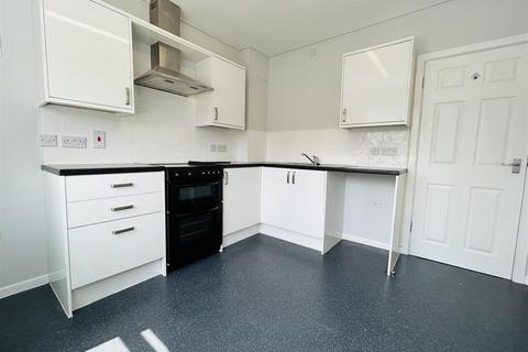 2 bedroom flat to rent, 90B Trysull Road, Bradmore