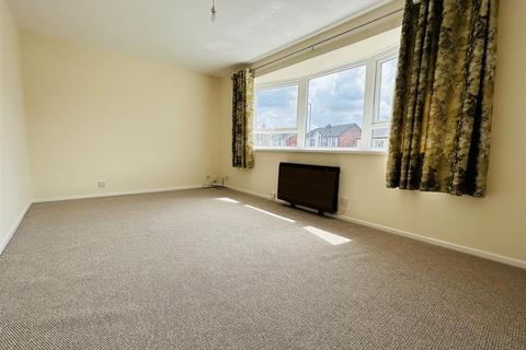 2 bedroom flat to rent, 90B Trysull Road, Bradmore