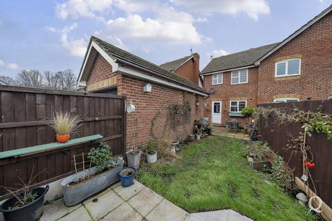 2 bedroom end of terrace house for sale, Vaughan Drive, Kemsley, Sittingbourne, Kent, ME10