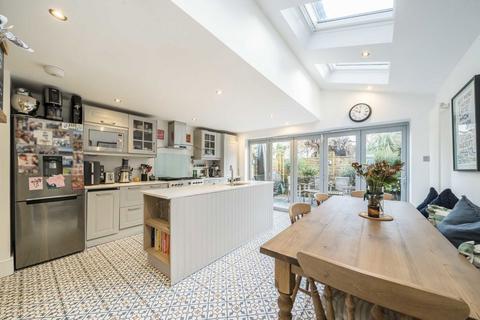 4 bedroom house to rent, Squarey Street, London SW17