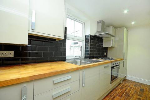 2 bedroom flat to rent, Upper Richmond Road, Putney, London, SW15