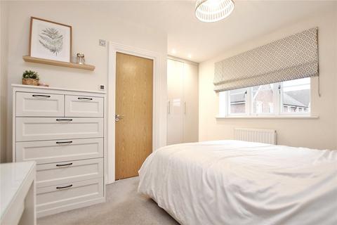 2 bedroom end of terrace house for sale, Noble Drive, Woking GU24