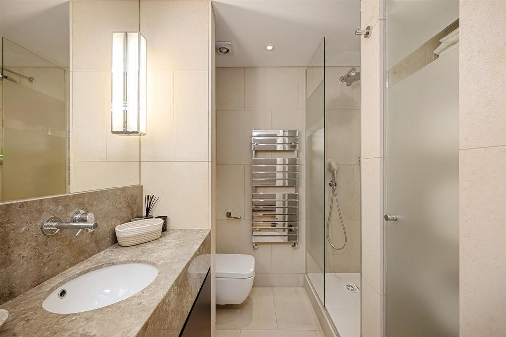 Flat 2, 18 Ennismore Gardens Hi-16.jpg