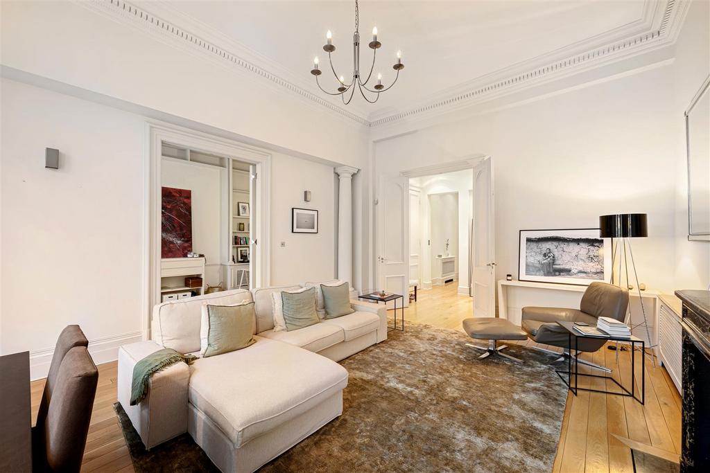 Flat 2, 18 Ennismore Gardens Hi-7.jpg
