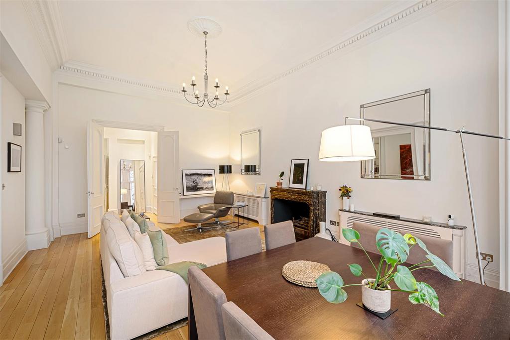 Flat 2, 18 Ennismore Gardens Hi-8.jpg