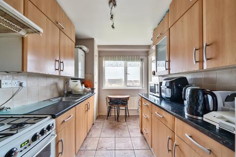 3 bedroom apartment for sale, Byron Way, Northolt, Middlesex