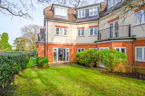 2 bedroom apartment for sale, Rouse Close, Weybridge, KT13