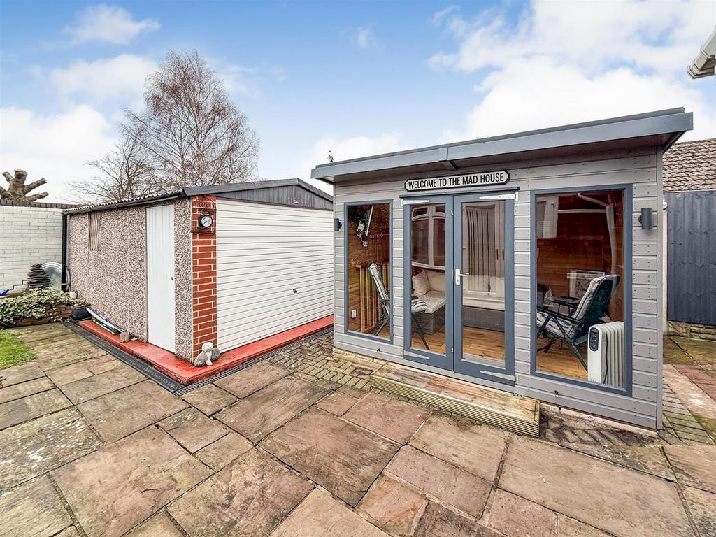 Workshop and Summerhouse